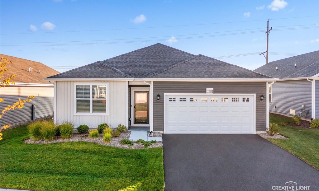 Carillon at Cambridge Lakes