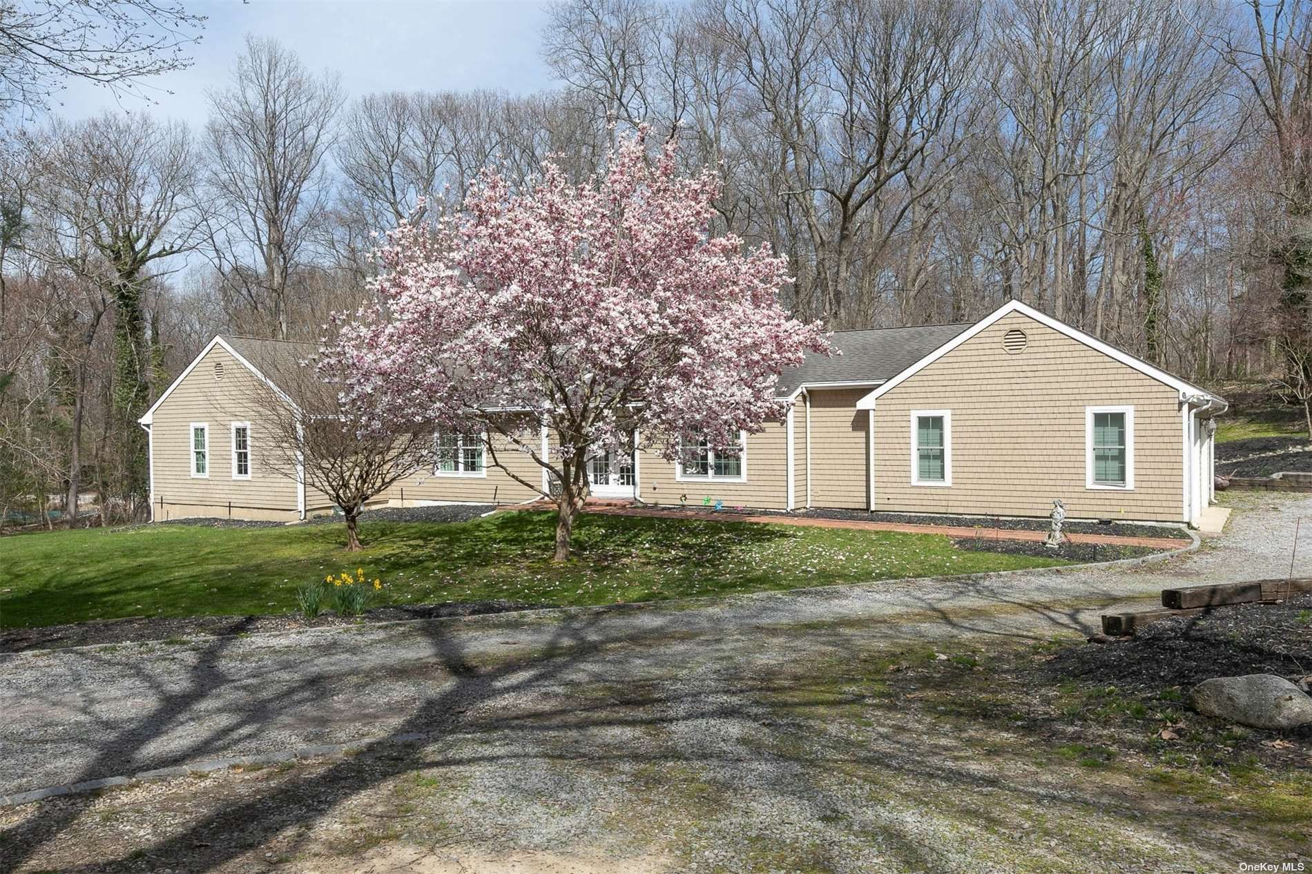 1 Valleywood Court E