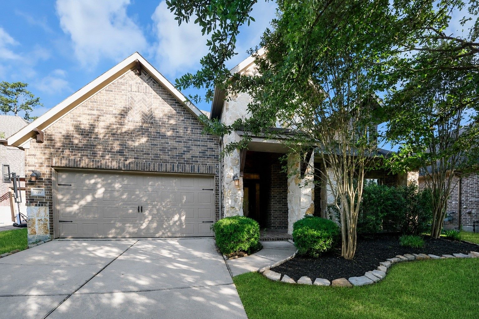 143 W Wading Pond Circle