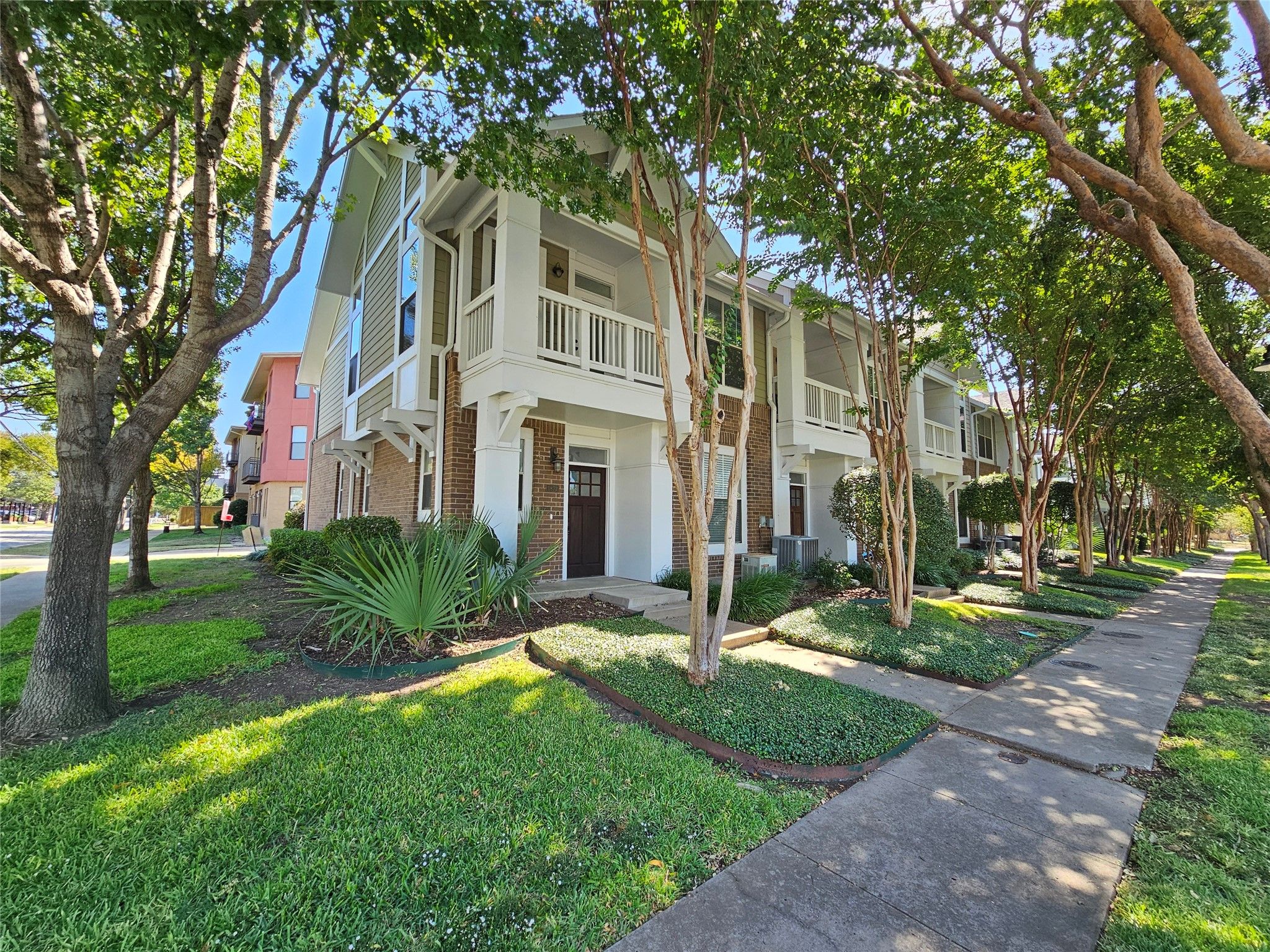 1872 Summit Avenue