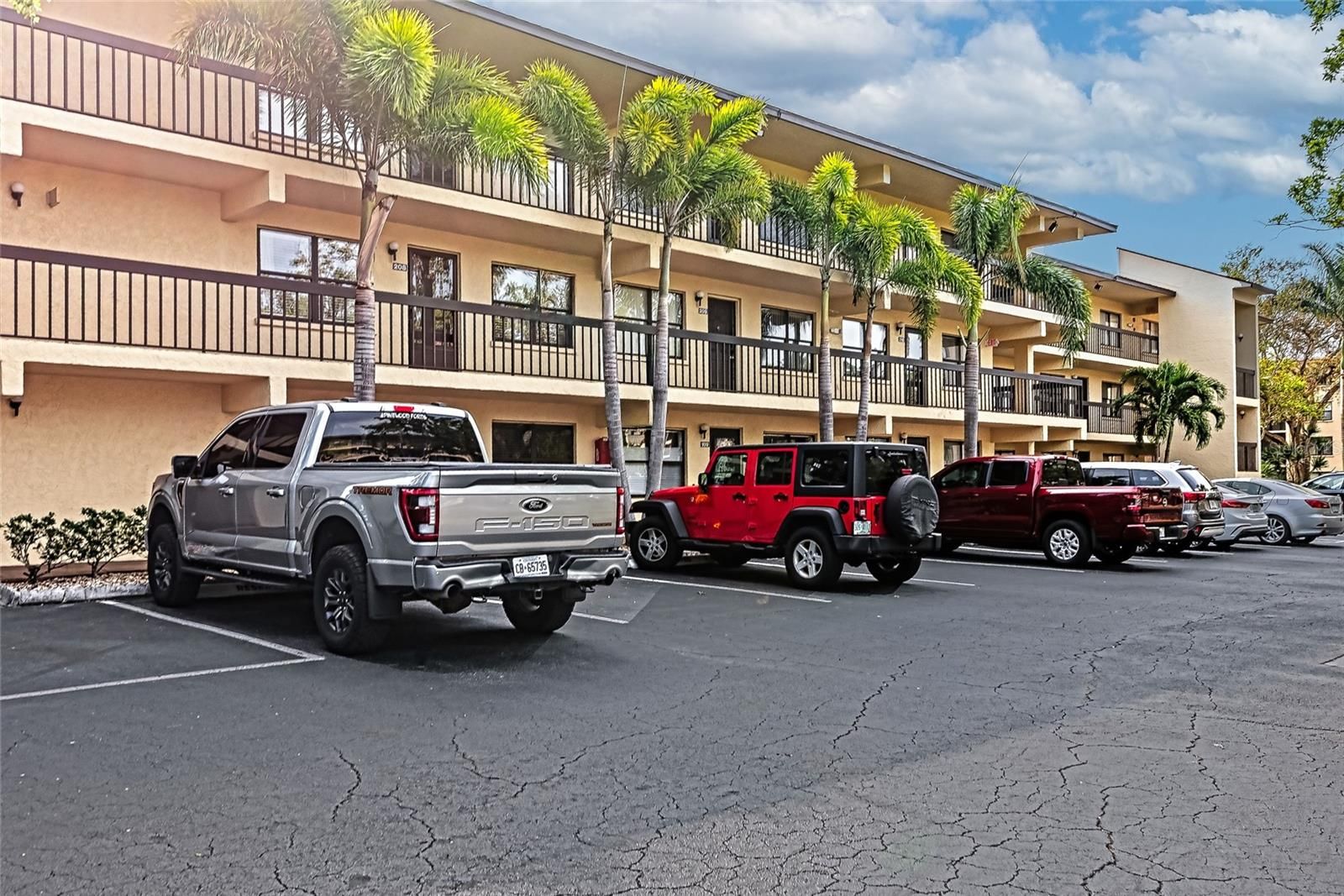 425 30th Avenue W C208