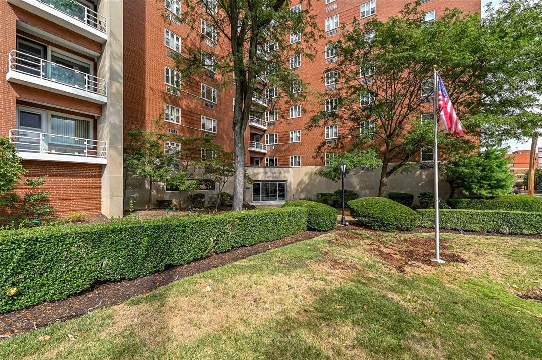 4601 Fifth Avenue 322