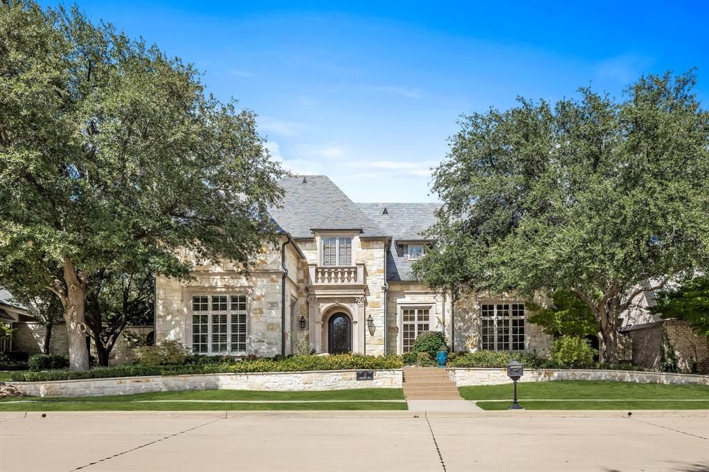 12 Armstrong Drive