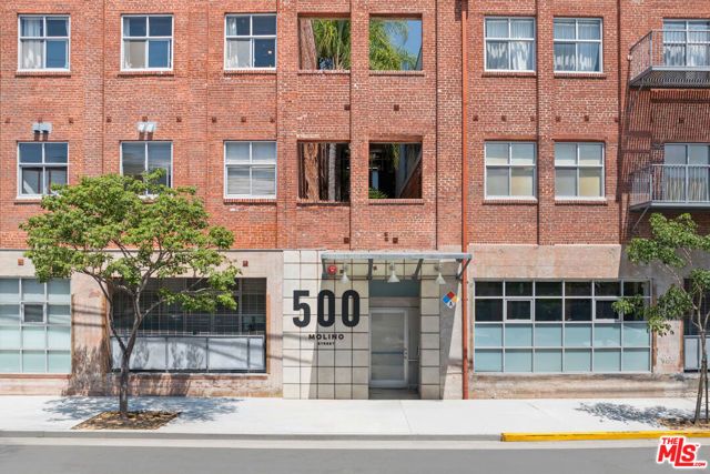 500 Molino Street 207