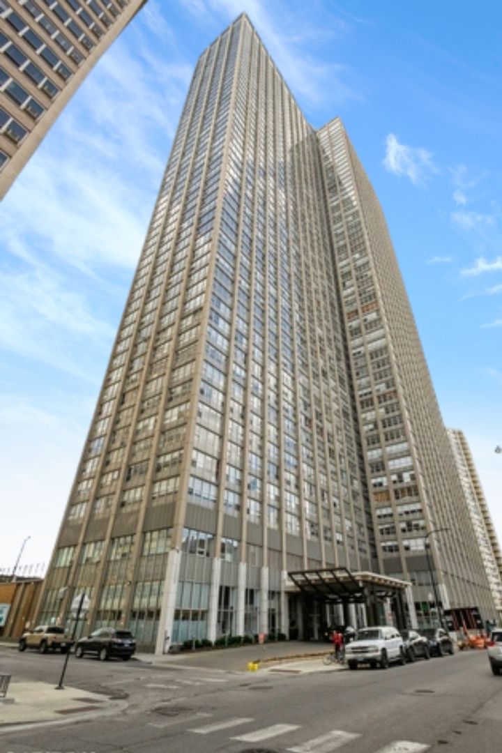 655 W Irving Park Road 4515