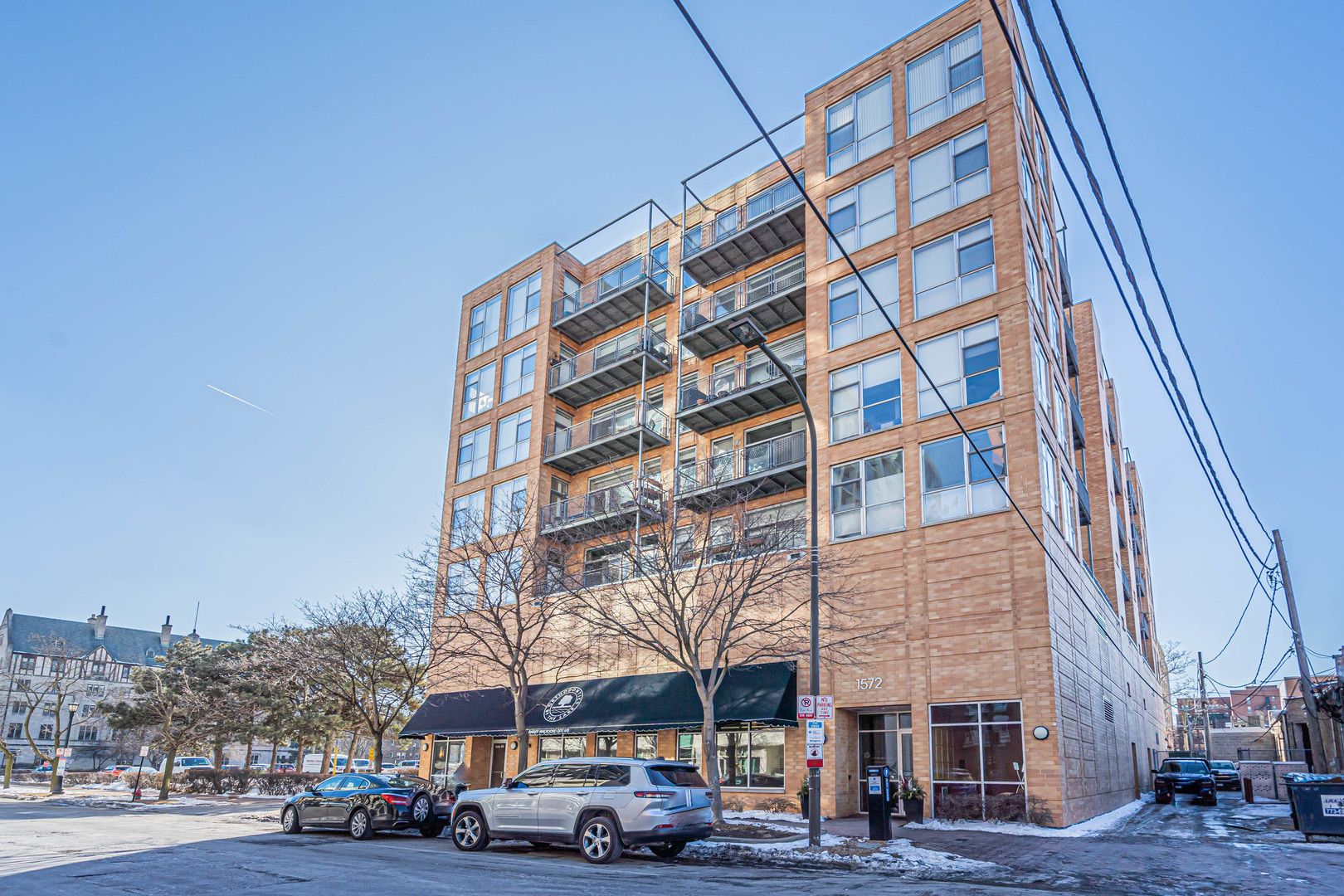 1572 N Maple Avenue 401