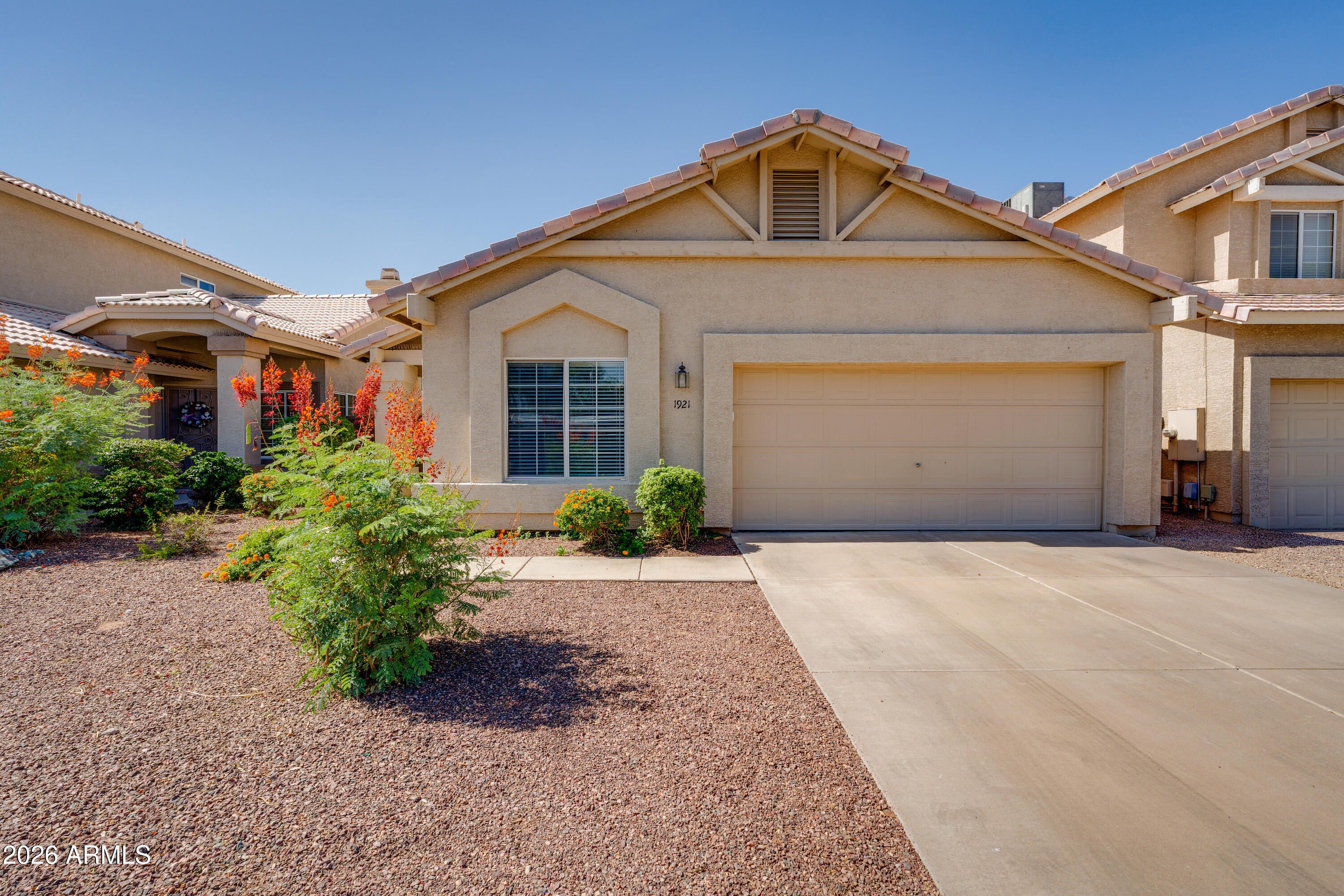 1921 E Aire Libre Avenue