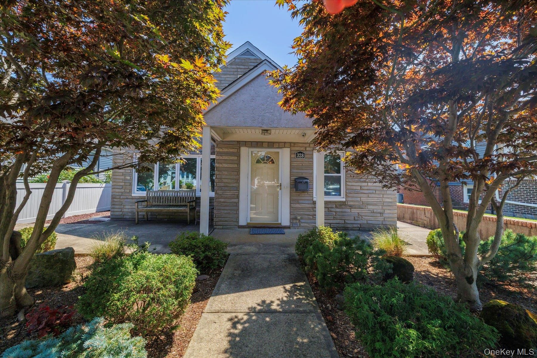 328 W Fulton Street