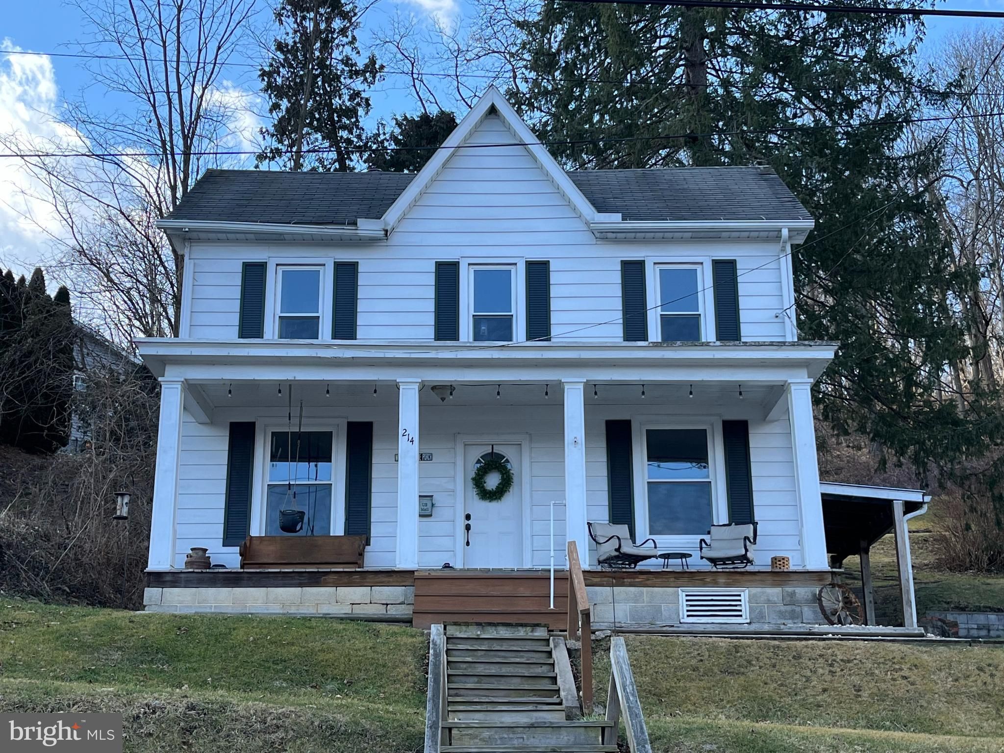 214 Logan Boulevard S