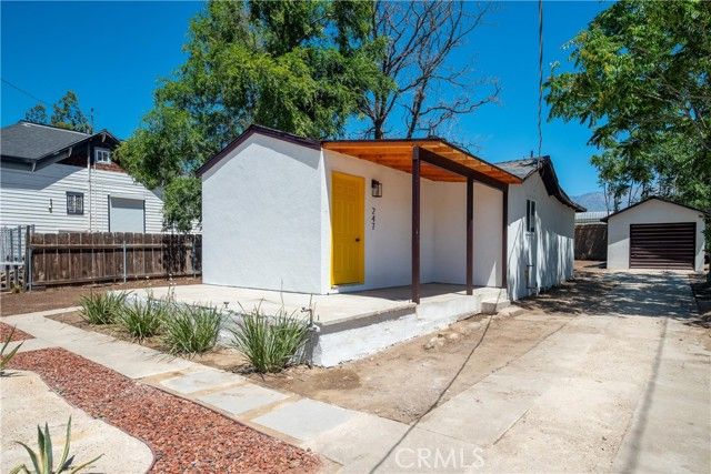 247 E Barbour Street