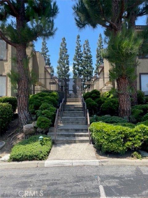 849 E Victoria Street 706