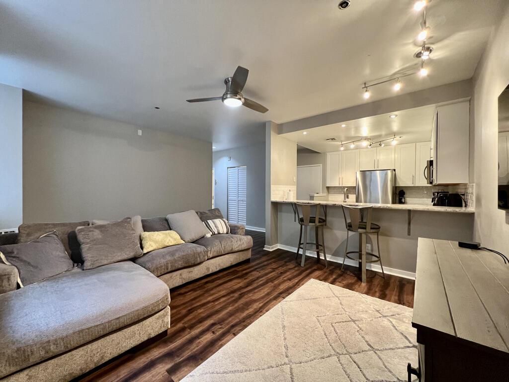 234 North Broadway 302