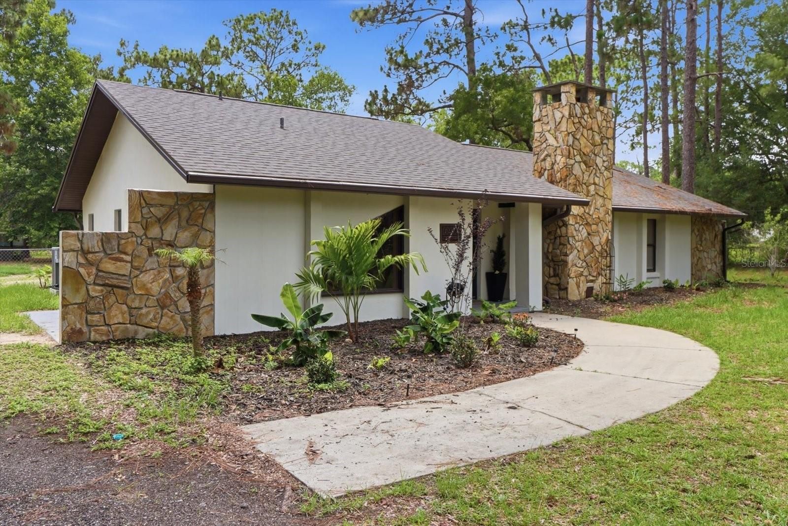 6950 W Hilger Court