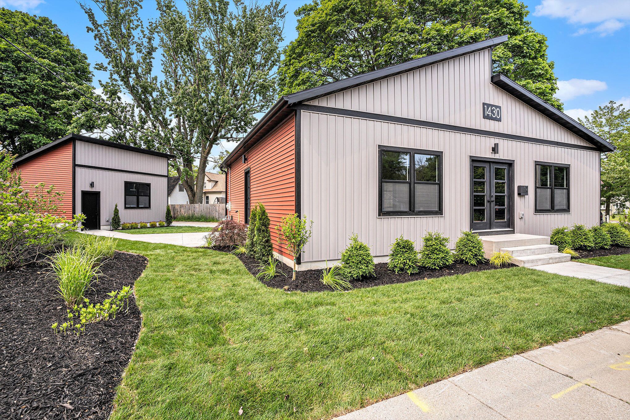 1430 W Laketon Avenue