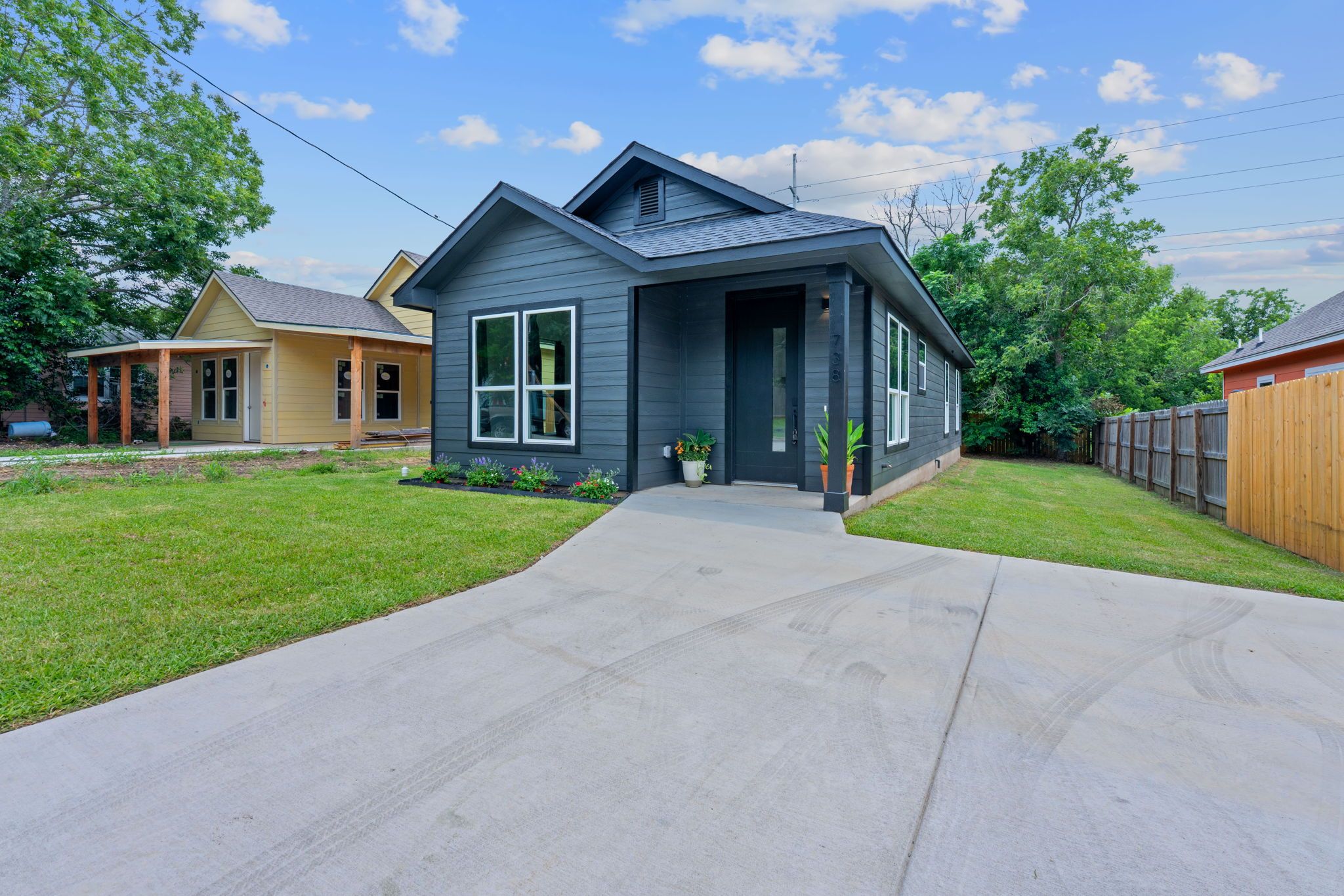 738 Chihuahua Street