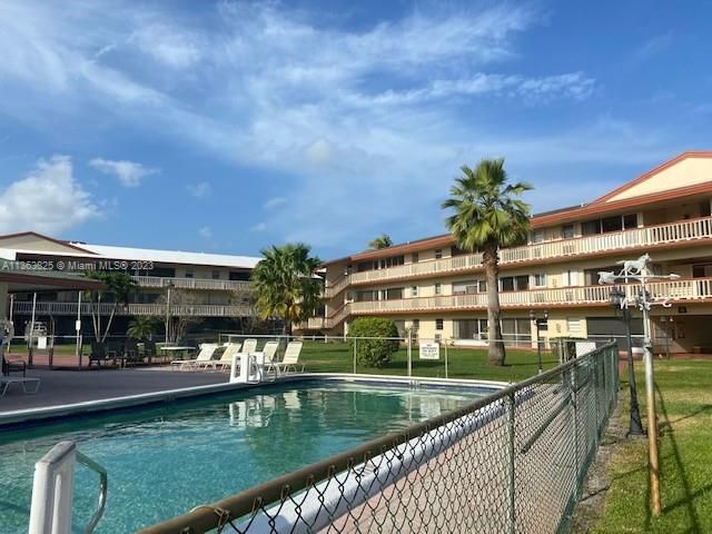 5300 Washington St C316