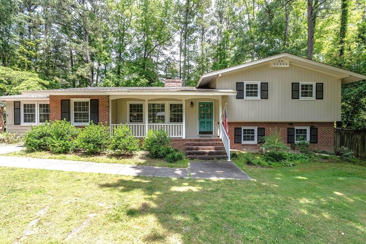 907 Washington Street