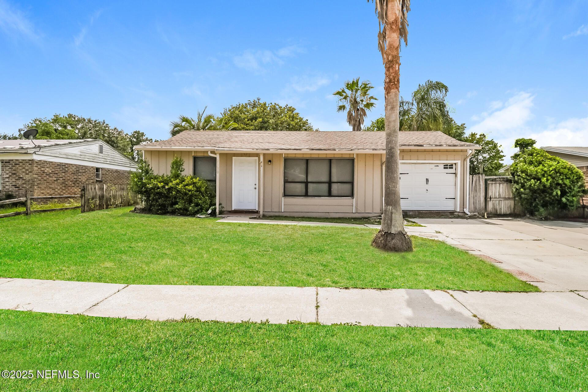 2180 Mareeba Road E