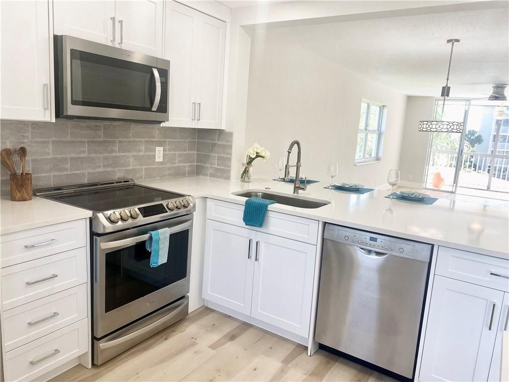 2809 Florida Boulevard 310