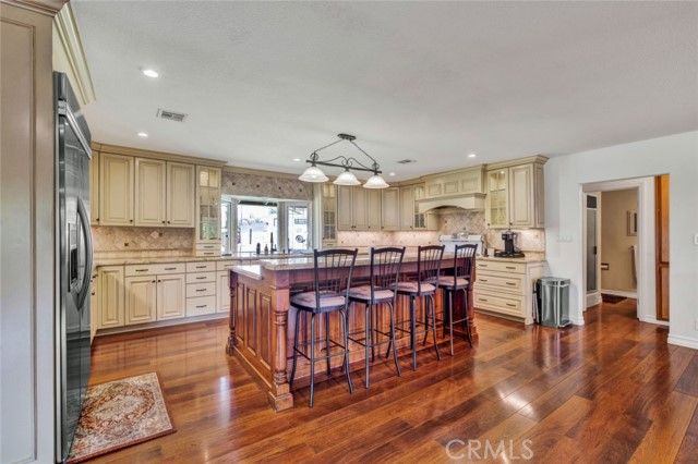 1006 W Dorothy Drive