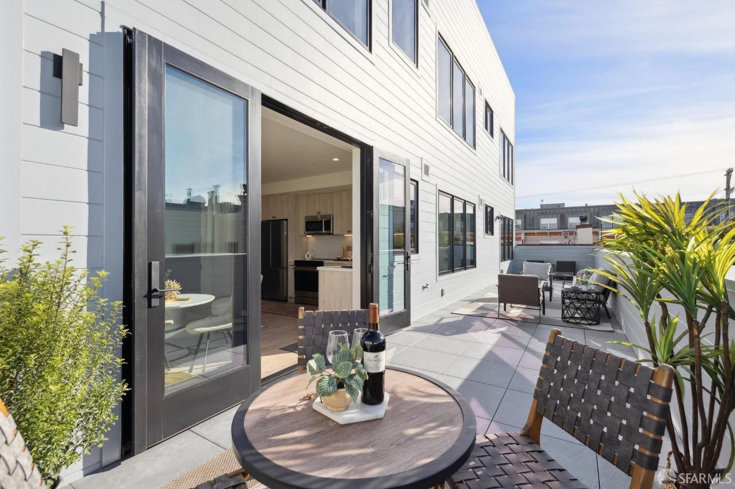 986 South Van Ness Avenue 403