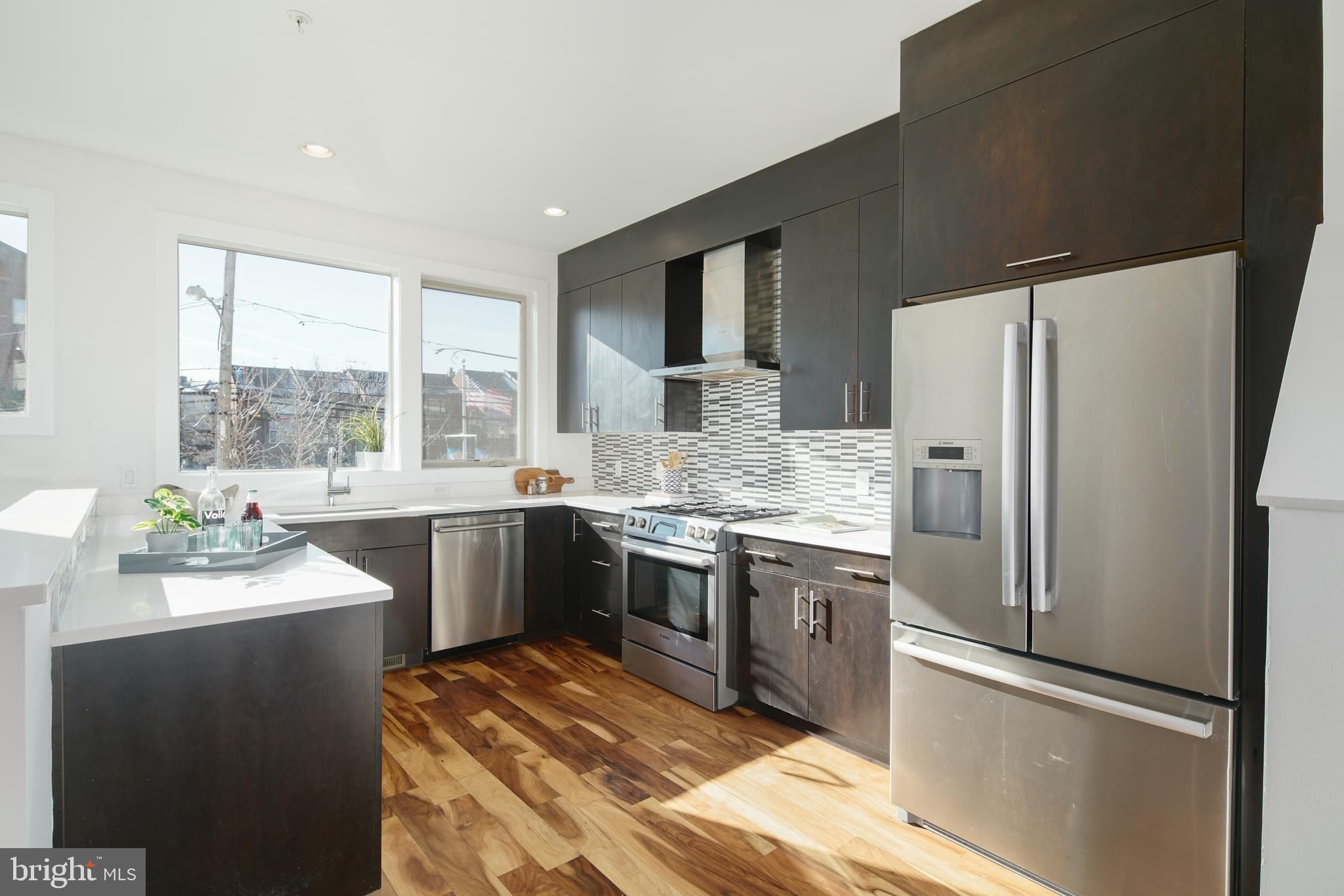 740 S Columbus Boulevard 48