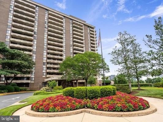1800 Old Meadow Road 303