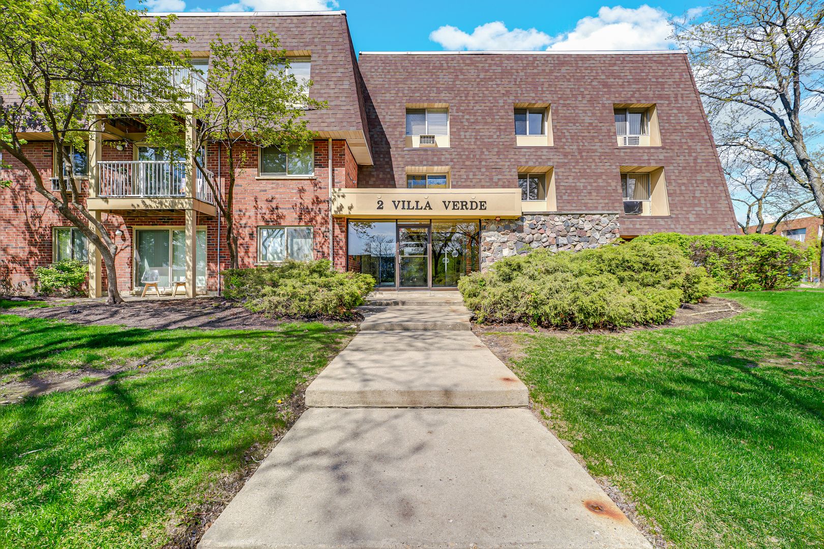 2 Villa Verde Drive 320