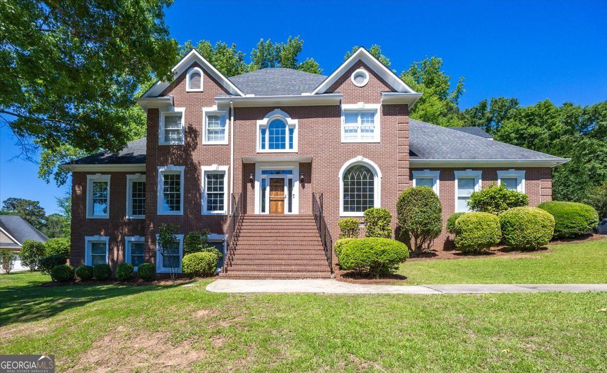 216 Hunters Hill Court
