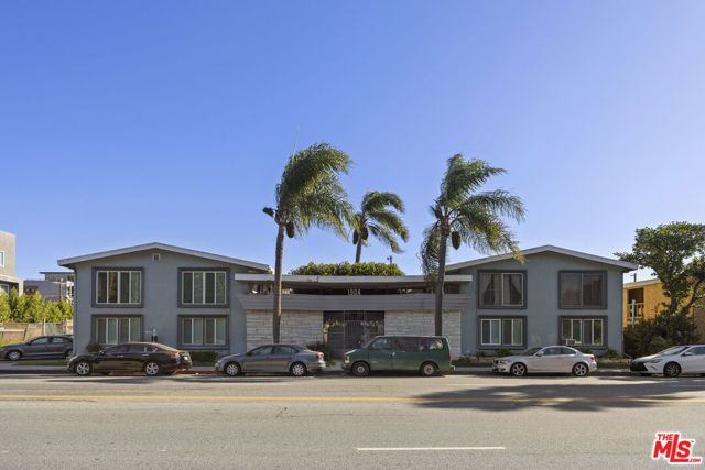 1904 S Robertson Boulevard