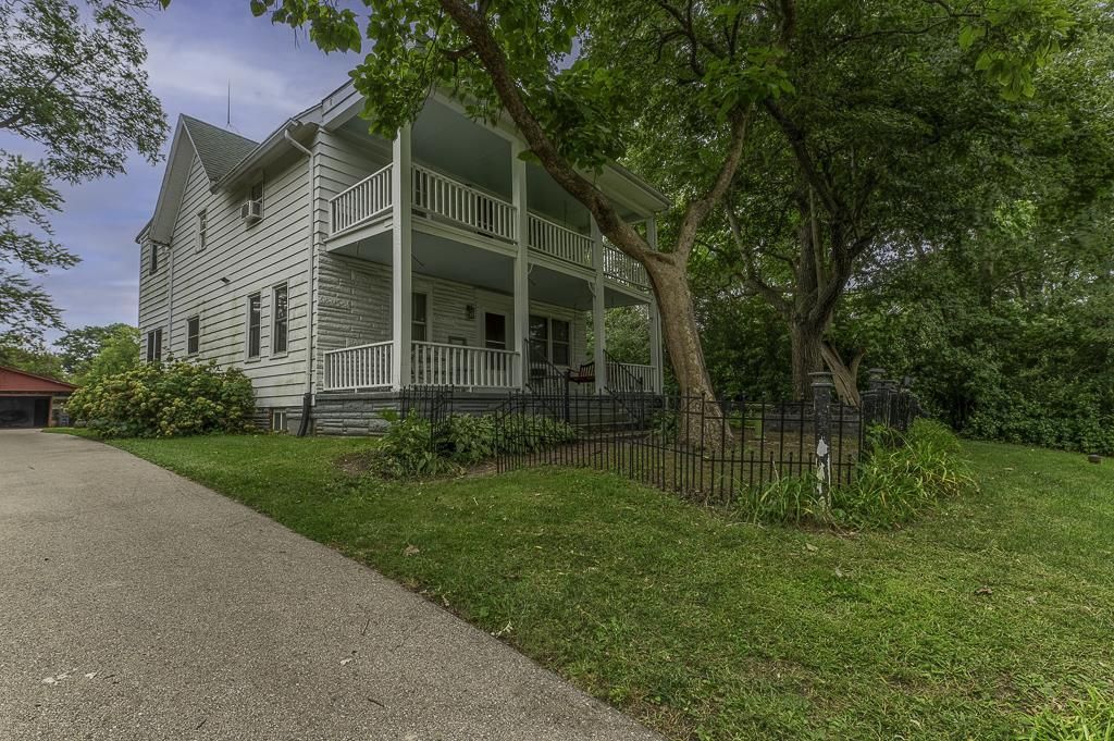 2735 South Riverside Drive