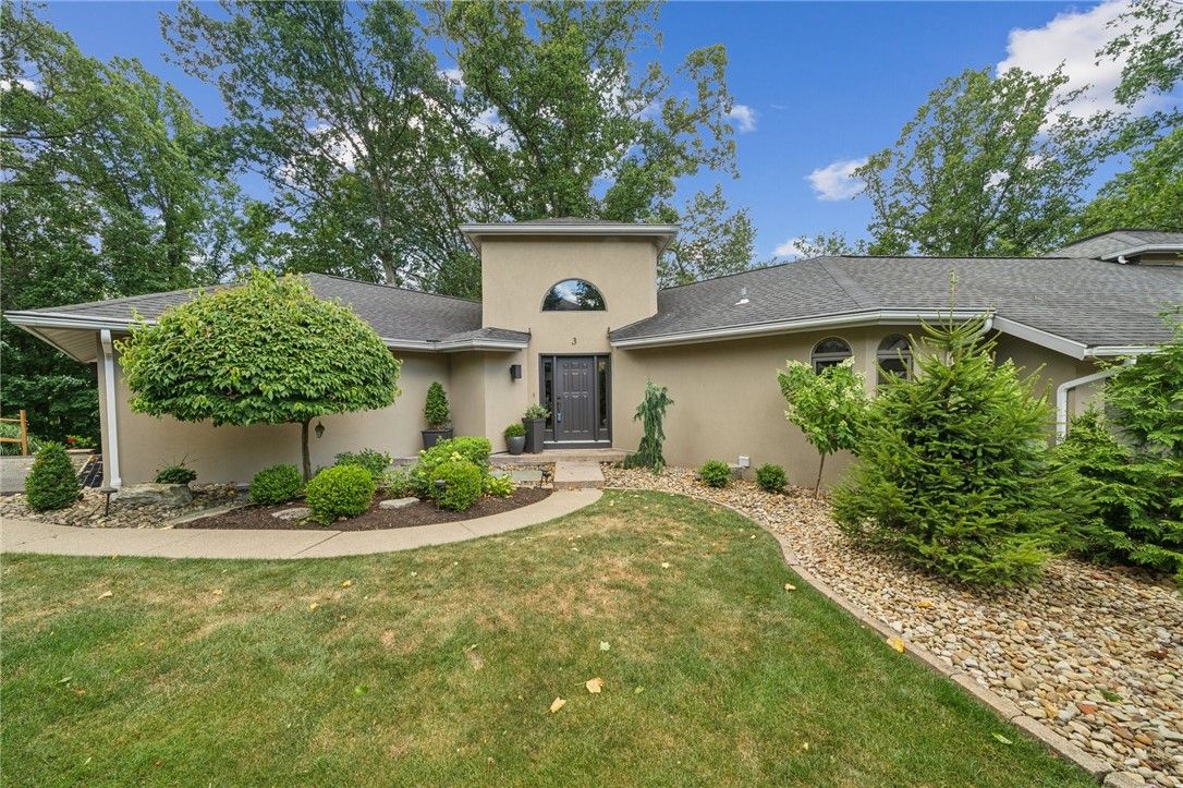 3 Lakeridge Drive