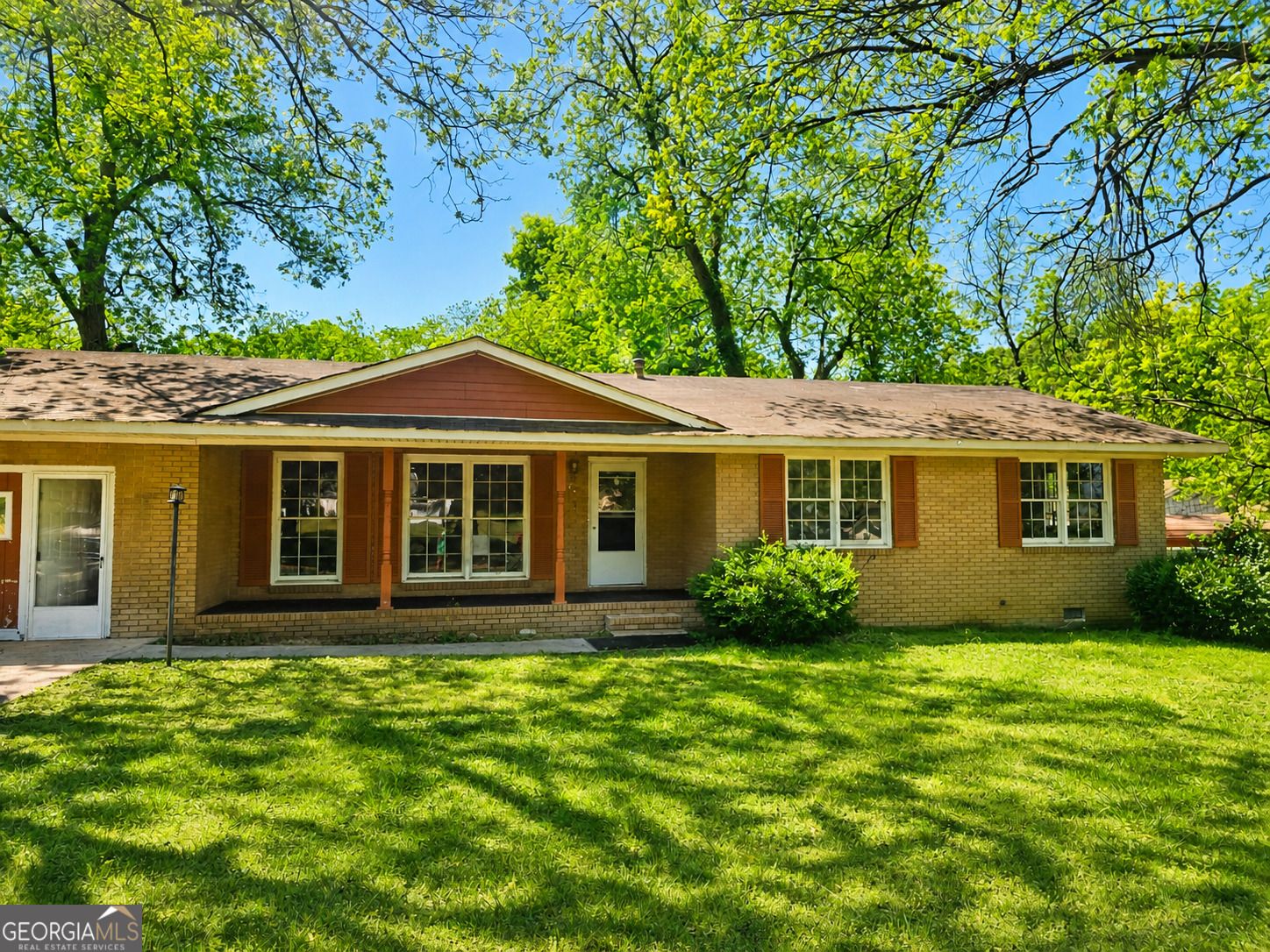 649 Daniel Street