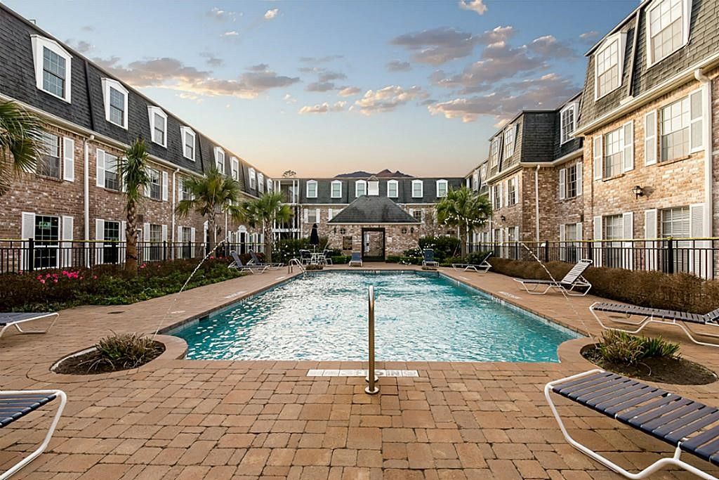 351 N Post Oak Lane 715