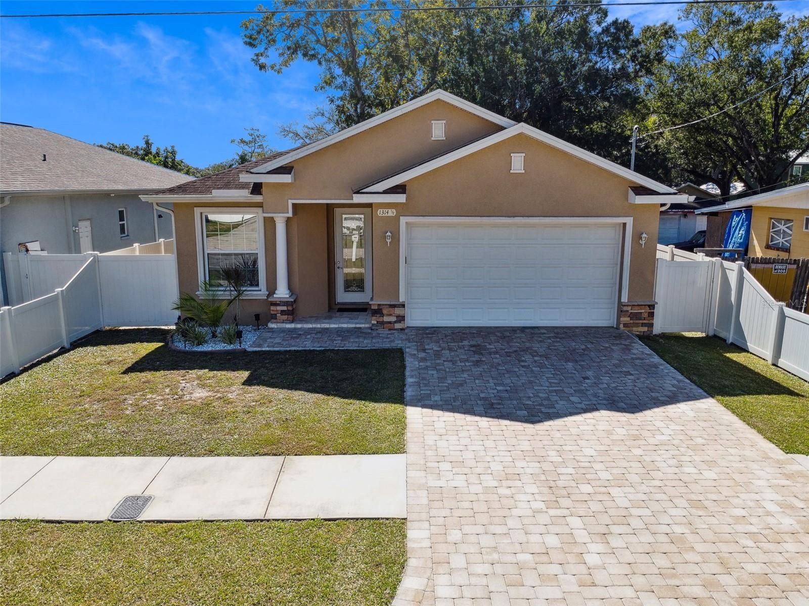 1314 W Lambright Street 1/2