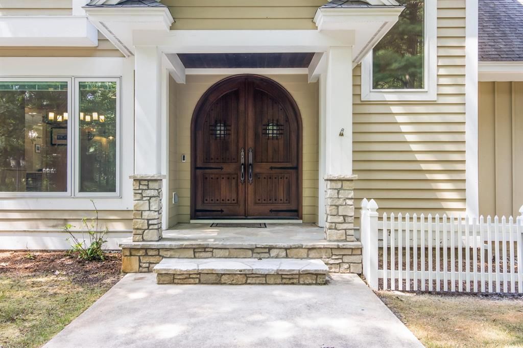315 W Long Lake Drive
