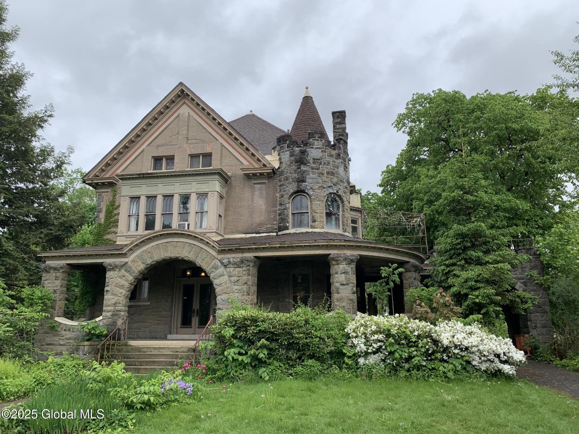 1077 University Place