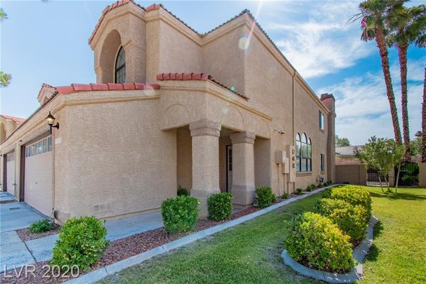 Flamingo Heights Las Vegas Nv Homes For Sale Real Estate Neighborhoods Com