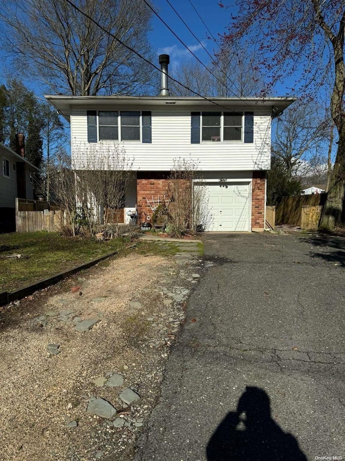 96 Dix Hills Road