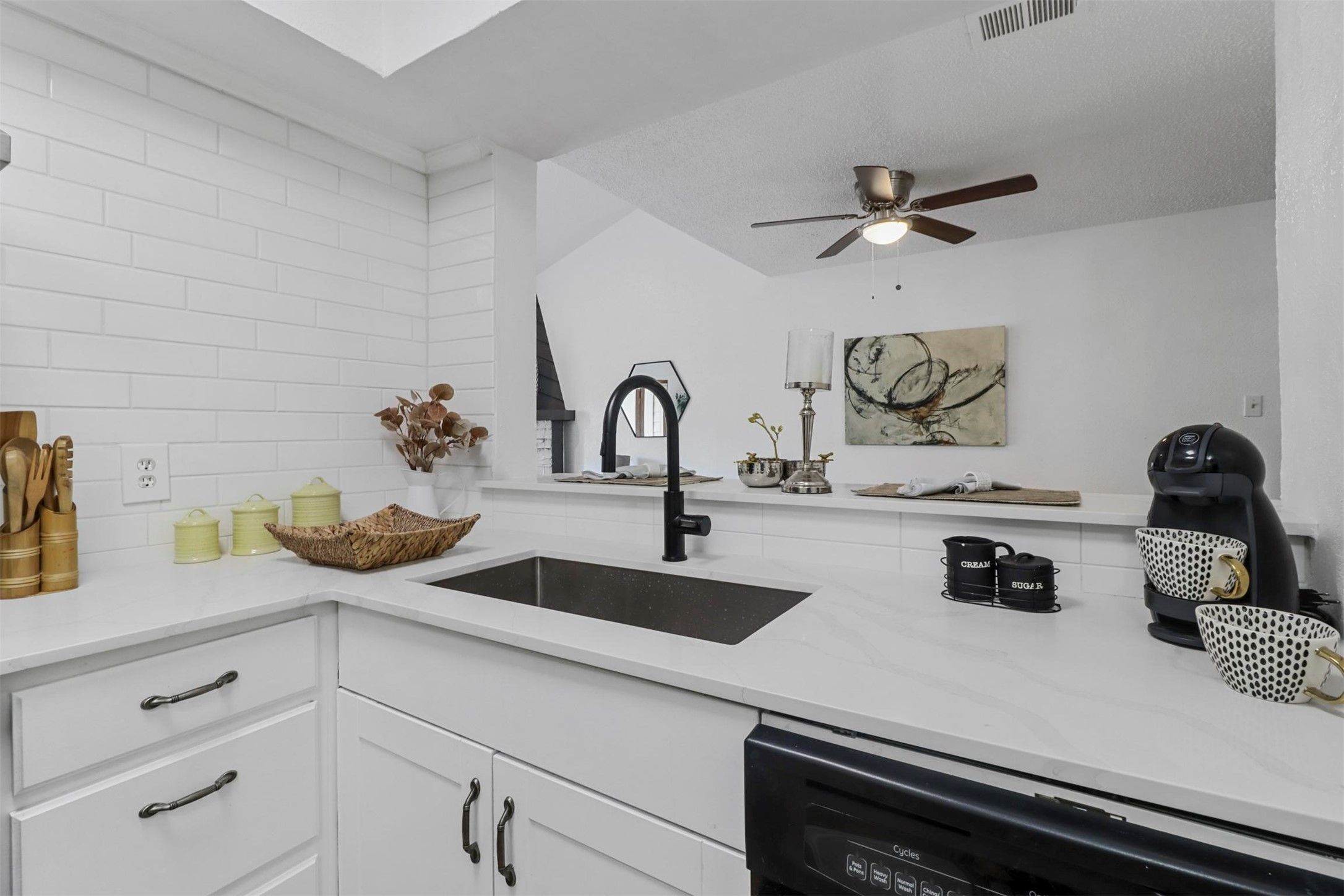 5200 Martel Avenue 6H