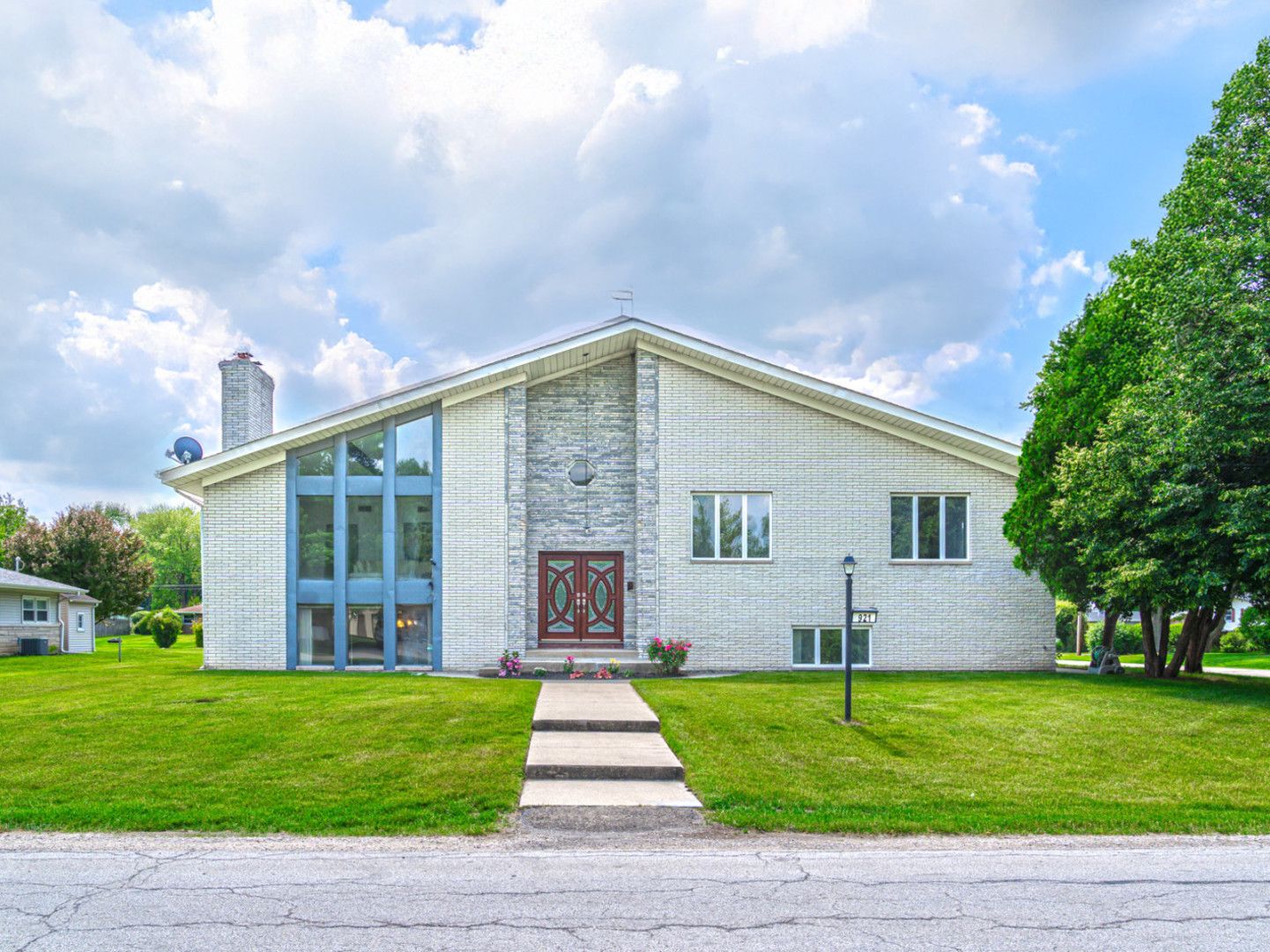 921 Cassie Drive