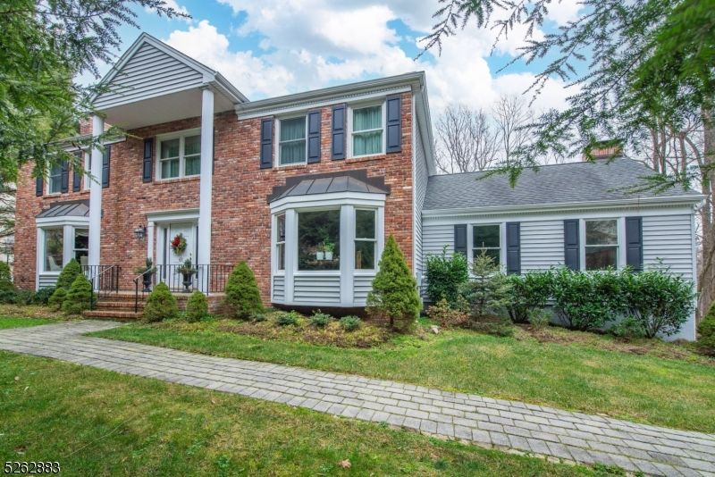 61 Longview Ave