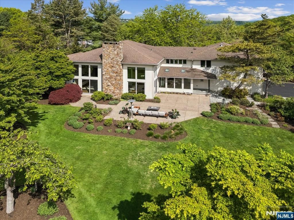 39 Eagle Nest Road