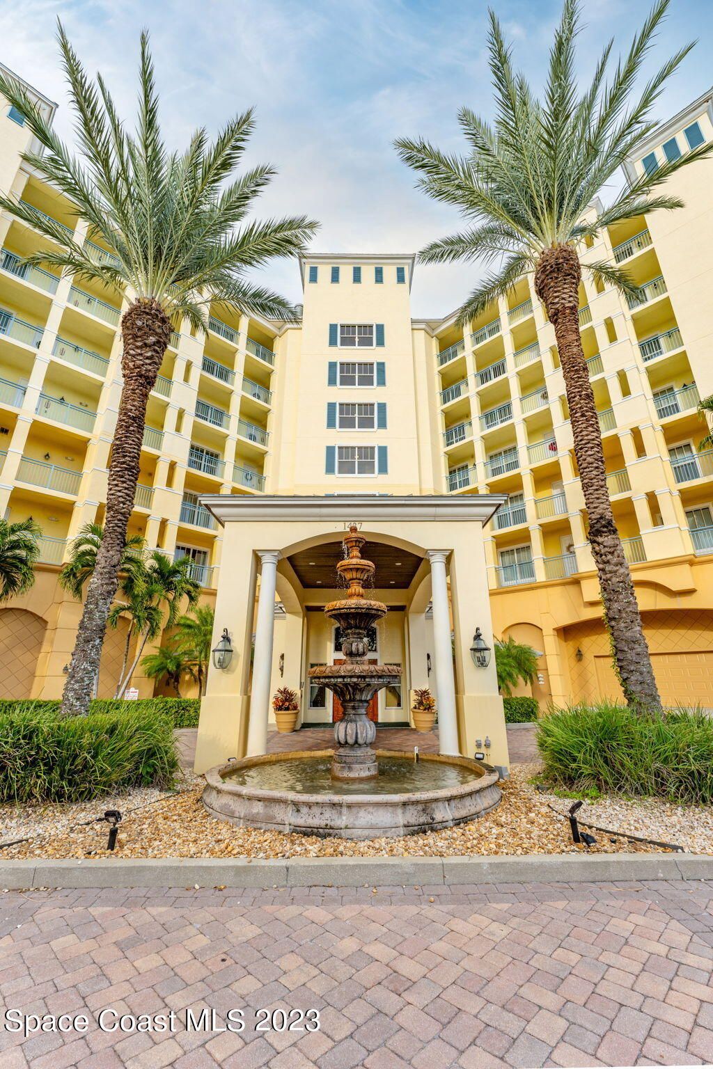 1437 Pineapple Avenue 804