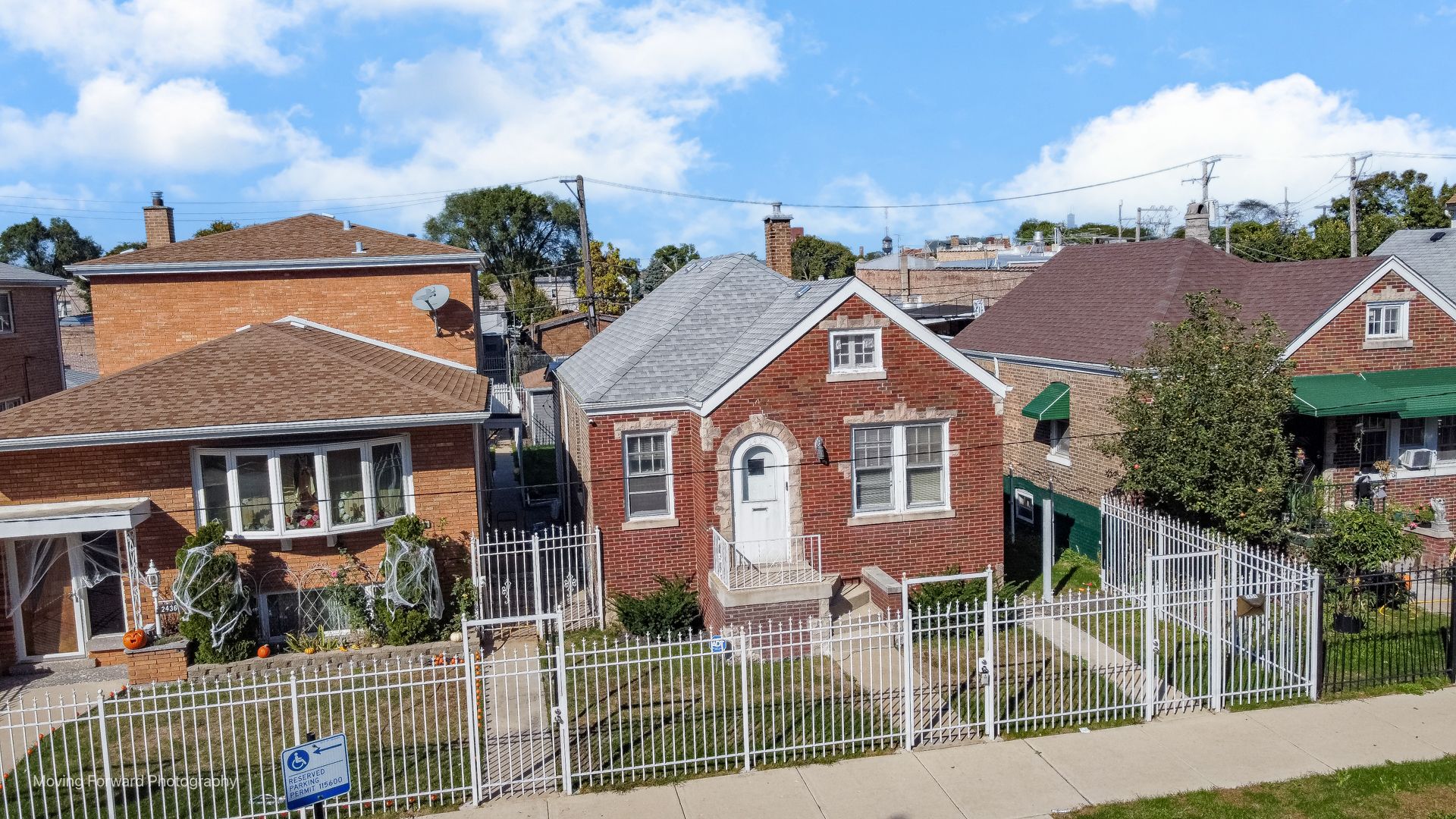 2434 W 47th Place