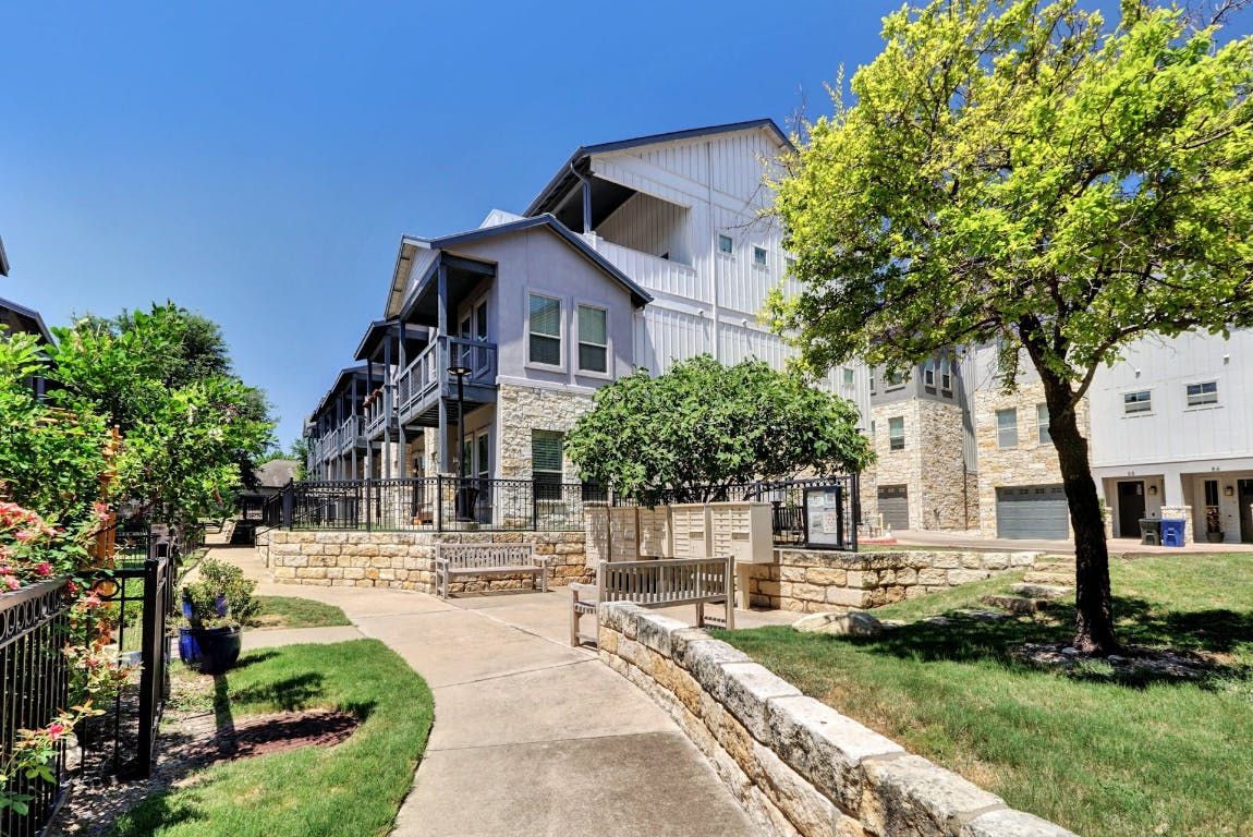 2520 Bluebonnet Lane 41