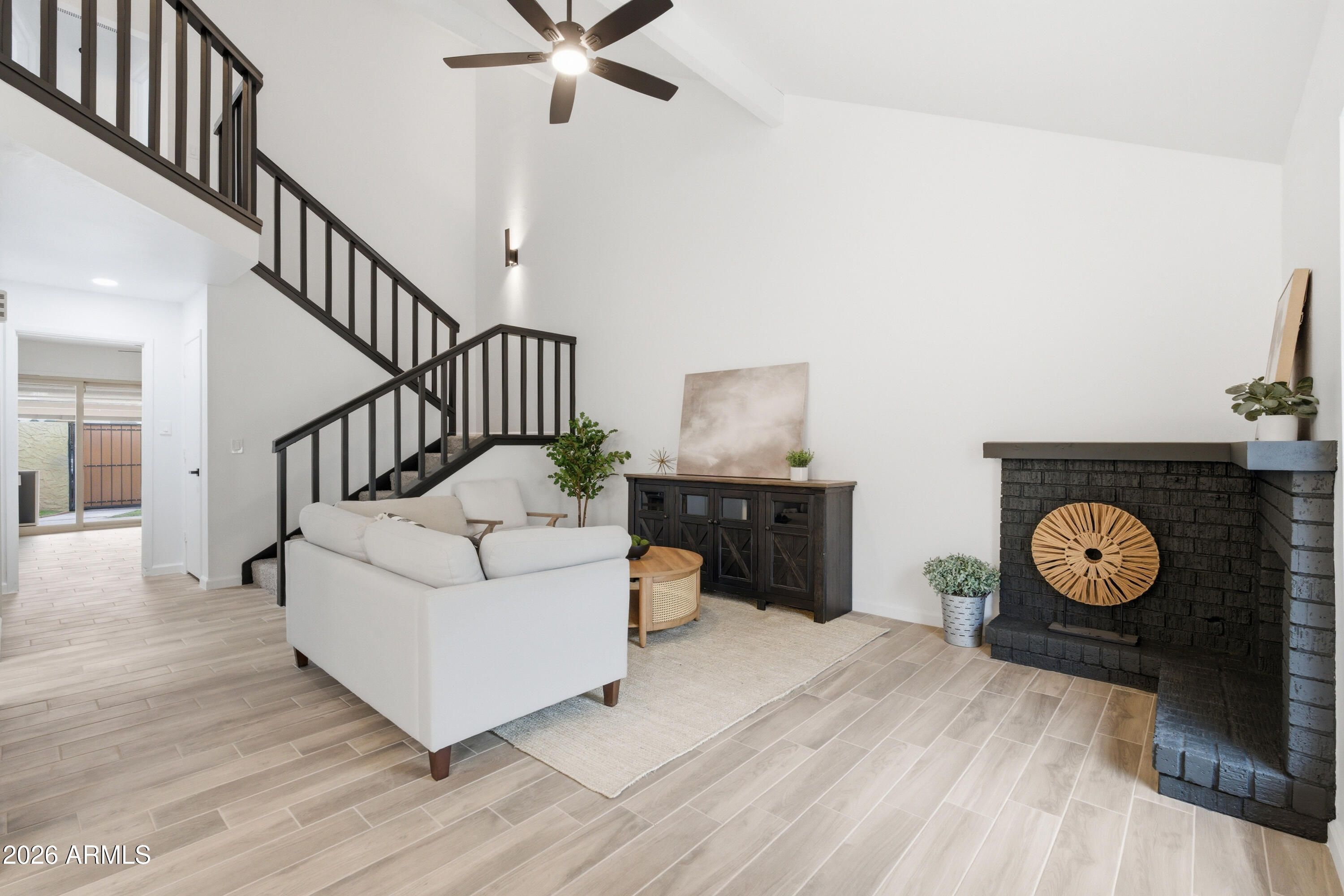 6533 N 7th Avenue 17