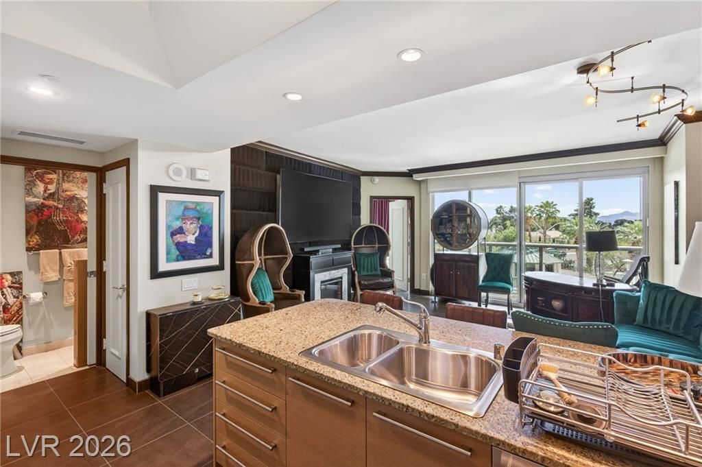 322 Karen Avenue 204