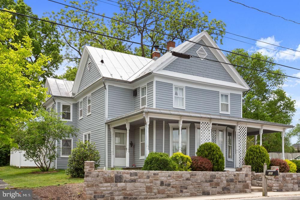 121 S Central Street