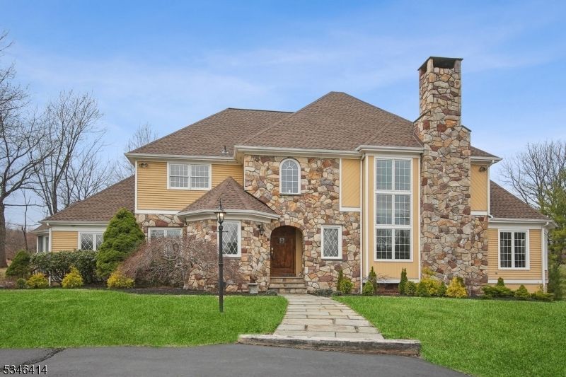 6 Wintermute Ln
